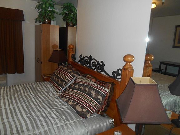 5th image of 1940 Prospector Ave #208
