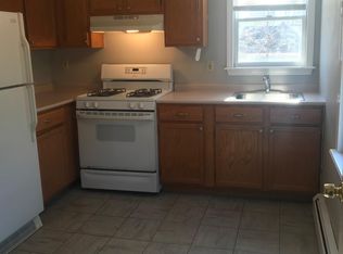 123 Central St APT 5, Georgetown, MA 01833