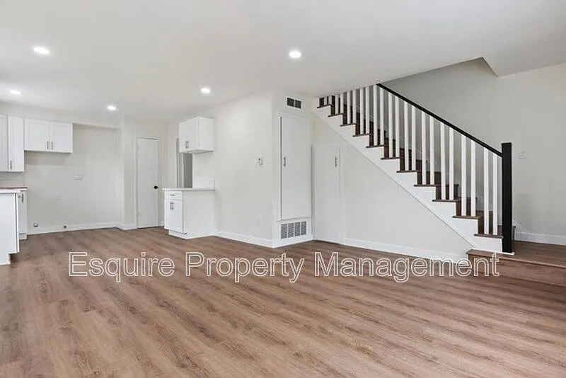 2 bed, 1.5 bath, 1000 sqft, $2,695 — Photo 3