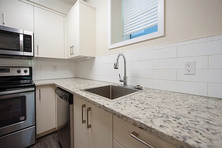 834 Grosvenor Ave — Photo 19