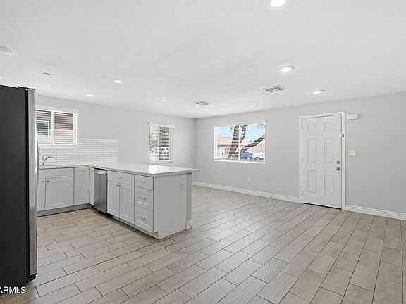 5th image of 1725 W CAROL Avenue