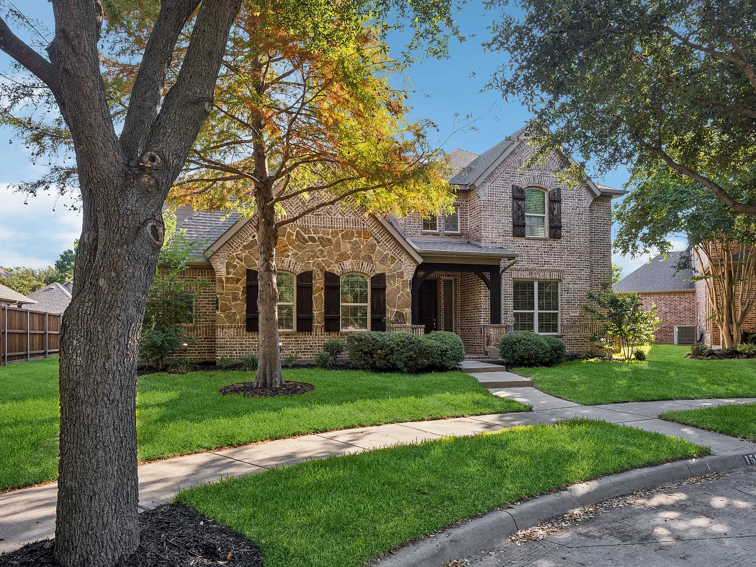 4 bed, 3.5 bath, 3848 sqft, $3,795 — Photo 2