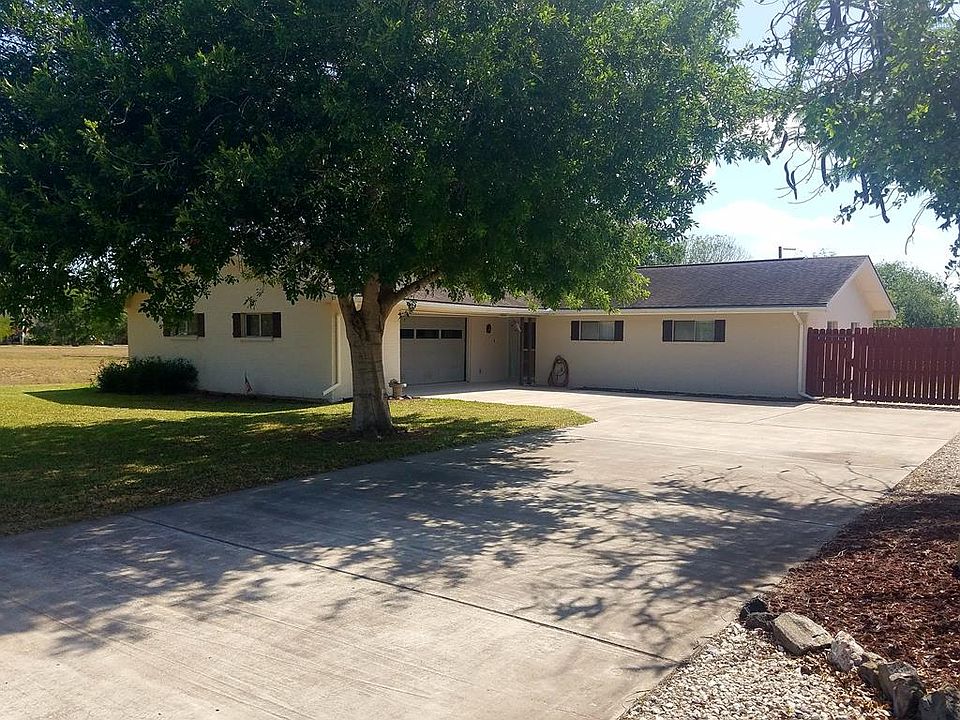 1st image of 922 Ebony Ln