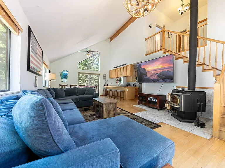 11059 Zermatt Dr — Photo 4
