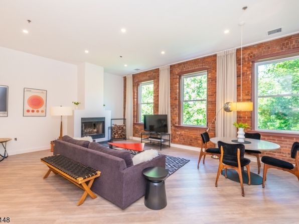 260 Main St APT 313