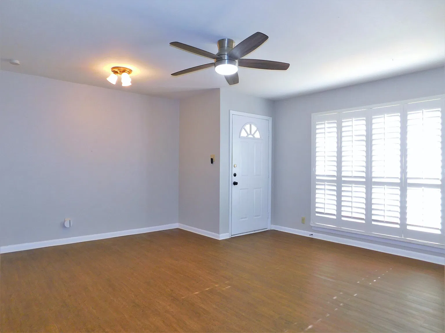 3 bed, 939 sqft, $1,695 — Photo 4
