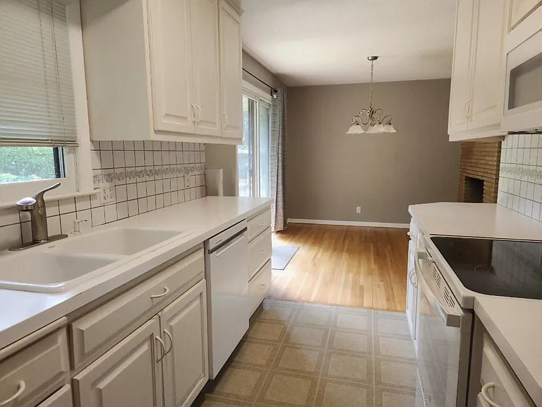 2501 Ford Rd — Photo 11