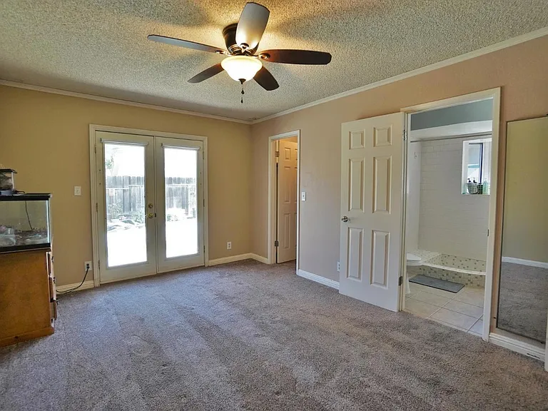 5823 E Washington Ave — Photo 47