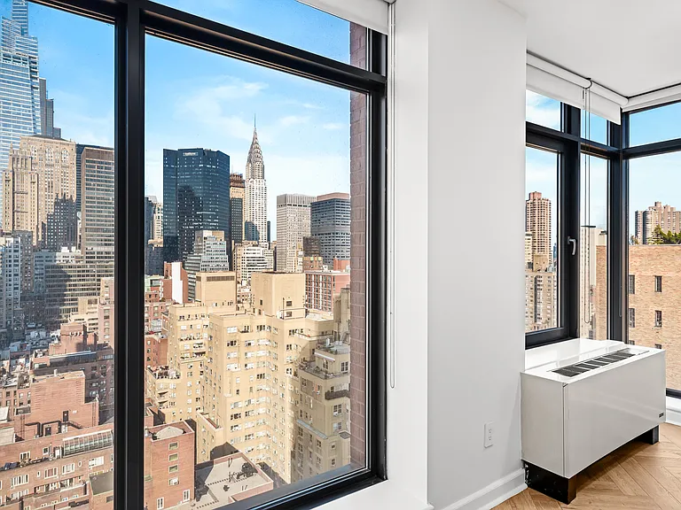 49 E 34th St #27C — Photo 2