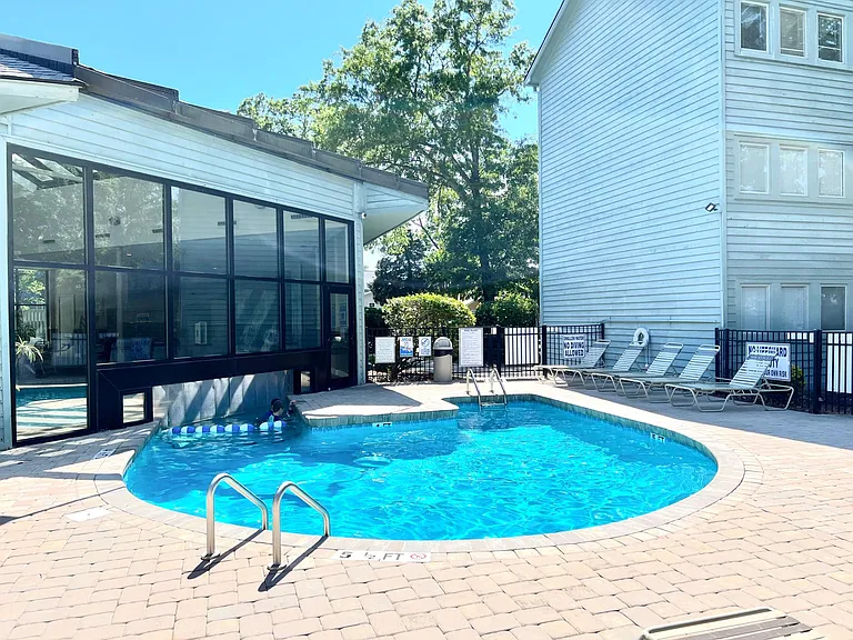 5905 S Kings Hwy #B — Photo 7