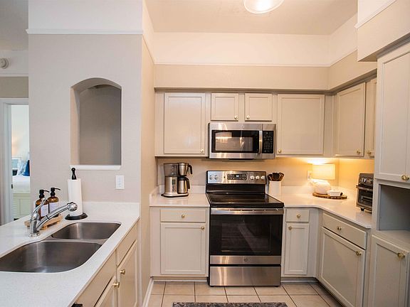 3rd image of 2801 Chancellorsville Dr APT 1211