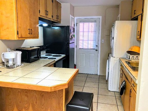 2nd image of 811 Calle Saragosa APT 3