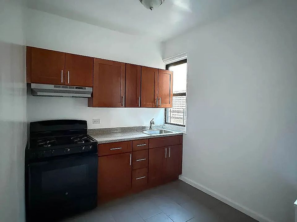 1st image of 3565 Bruckner Blvd APT 1B