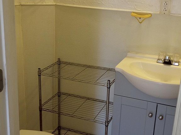 4th image of 690 10th Ave N #1