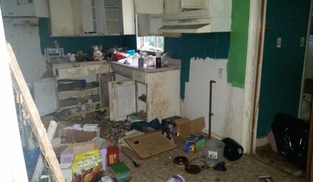 2nd image of 129 E Santa Clair St
