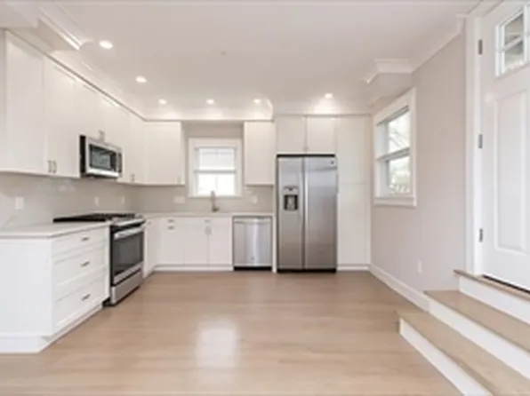 2 Rossmore Rd #1, Jamaica Plain, MA 02130