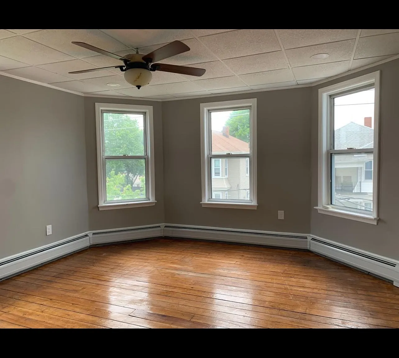 3 bed, 1000 sqft, $2,000 — Photo 4
