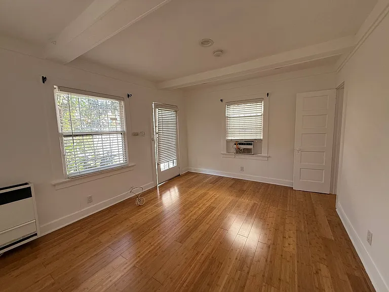 6028 Eleanor Ave #1/2 — Photo 4