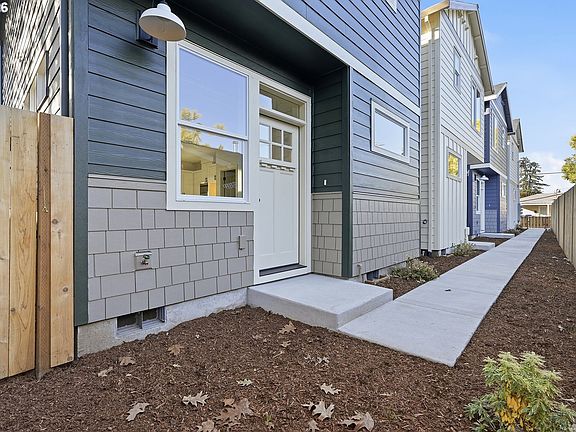 3rd image of 8722 SE Bybee Blvd