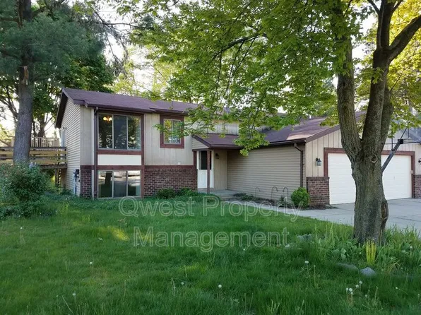 5898 Madison Ave SE, Kentwood, MI 49548