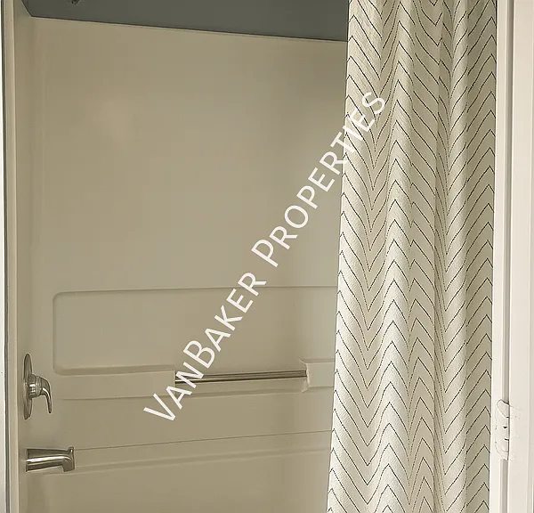 58 E Archwood Ave #2 — Photo 5