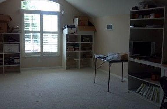4th image of 10148 Foxhurst Ct