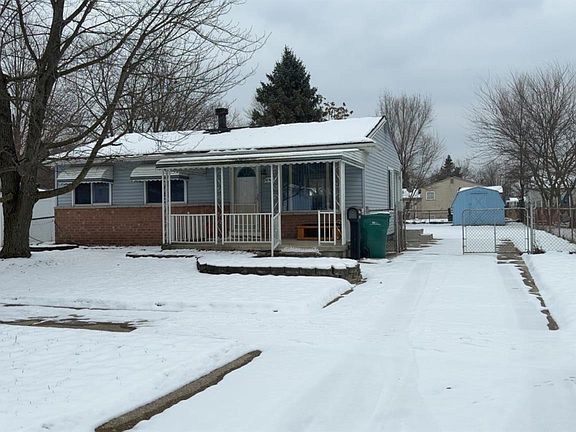 2nd image of 28567 Forest Dale St