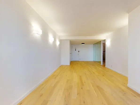 118-17 Union Turnpike image 10 of 49