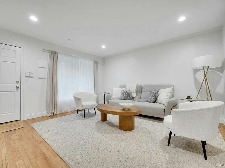 142 Brook St #B — Photo 2