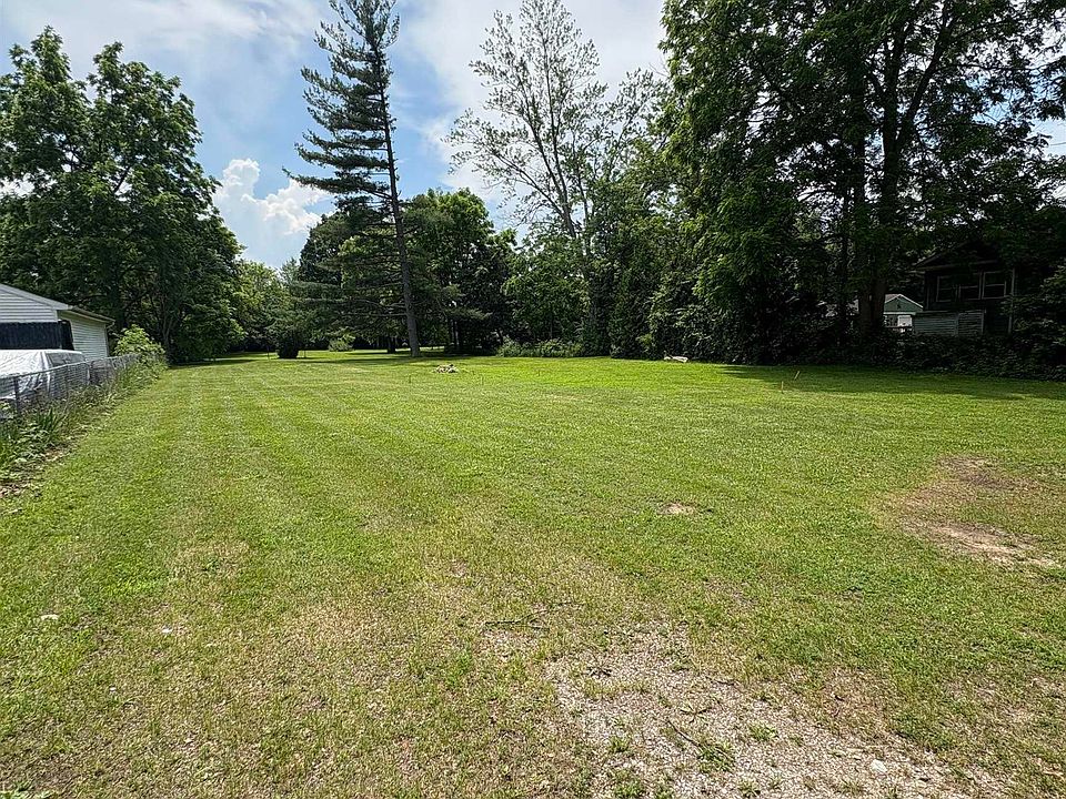 2nd image of 1501 W Mount Morris Rd