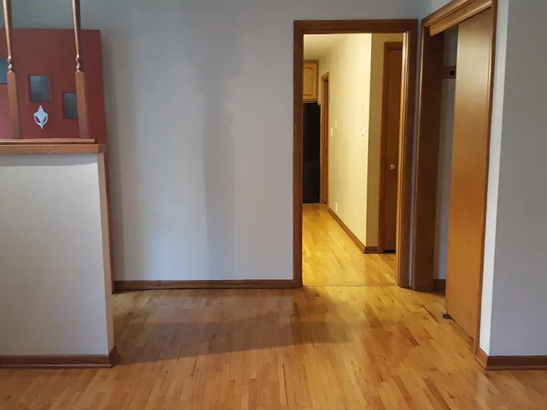 Living room, entry area, access to kitchen