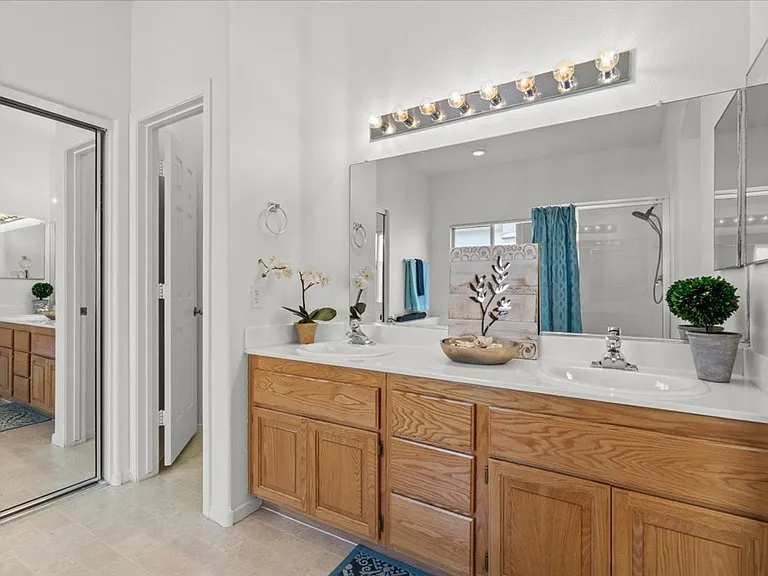 3213 Carbondale St — Photo 18