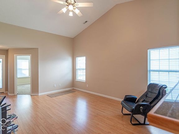 4th image of 10552 Lookout Ln
