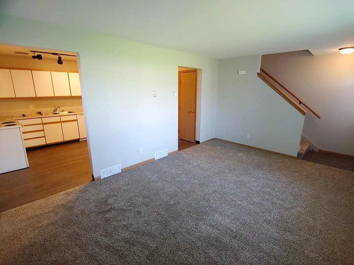 Wyndham Way Townhomes — Photo 3