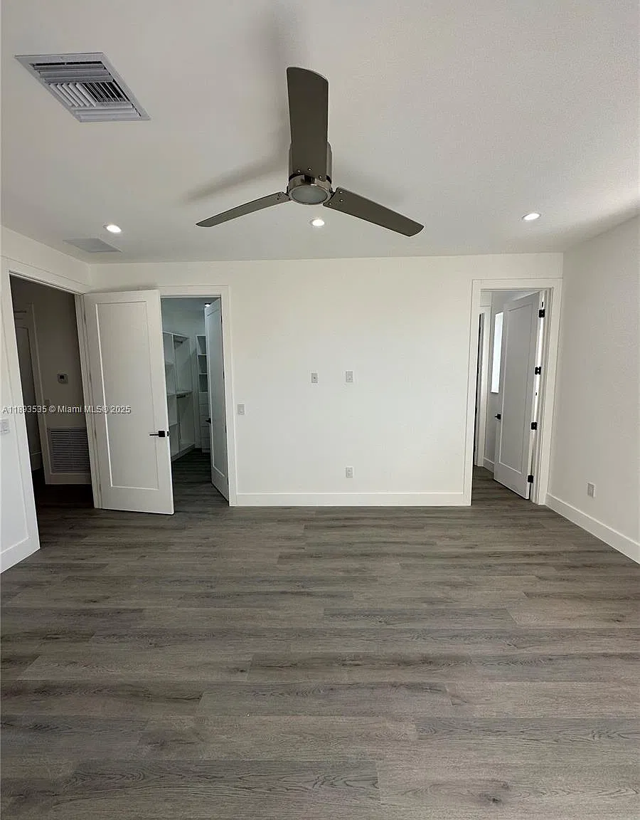 4 bed, 2.5 bath, 2050 sqft, $4,700 — Photo 4