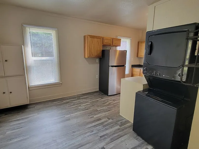 1290 Retsil Rd E — Photo 8