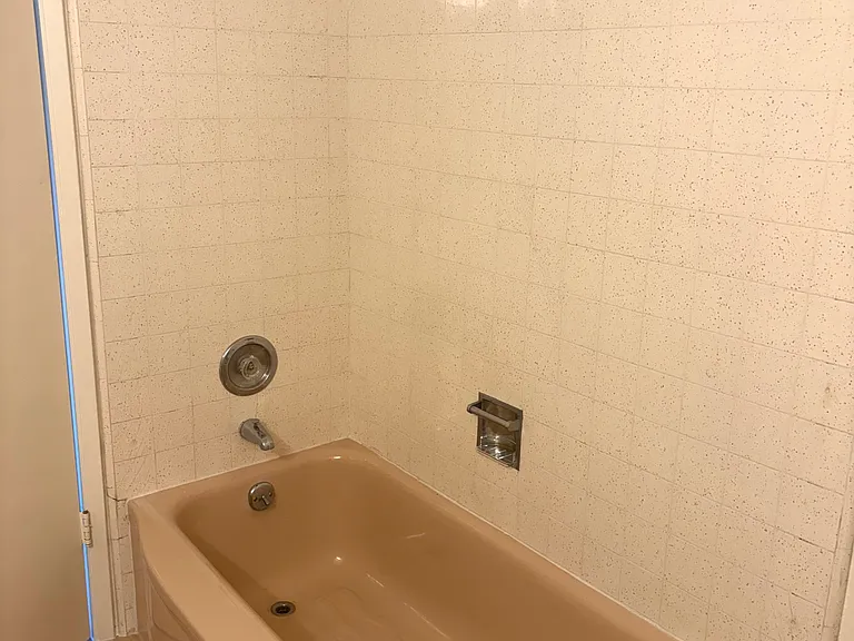 364 Malcolm Ave — Photo 9