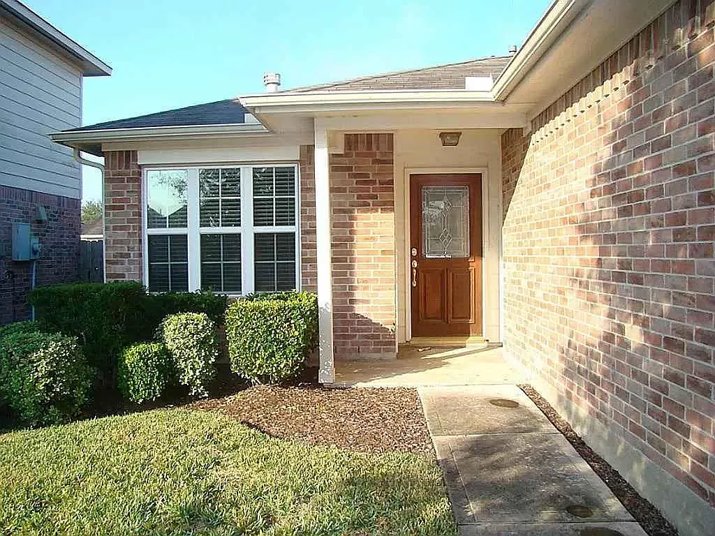3 bed, 2.0 bath, 1492 sqft, $1,900 — Photo 3