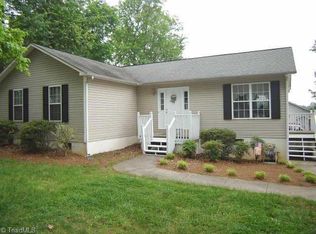 100 Stonebridge Rd, Winston Salem, NC 27104