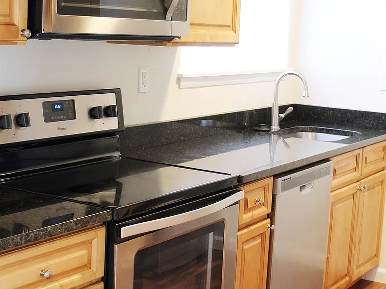 11 Fox Hill Ln — Photo 1
