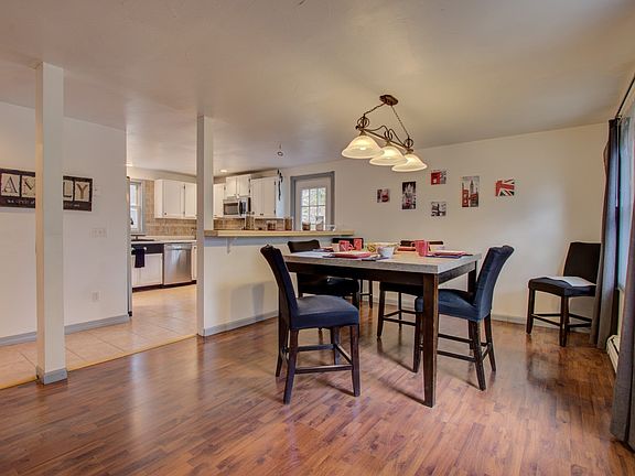 3rd image of 74 Woodlands Dr