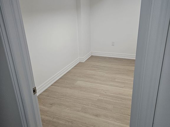 5th image of 71 Tweedhill Ave