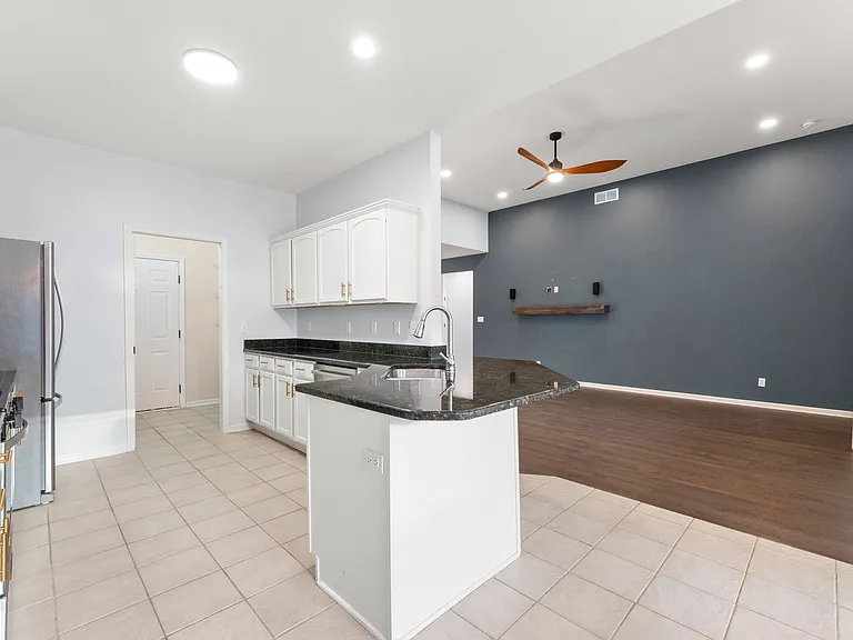 10334 Nelson St — Photo 14