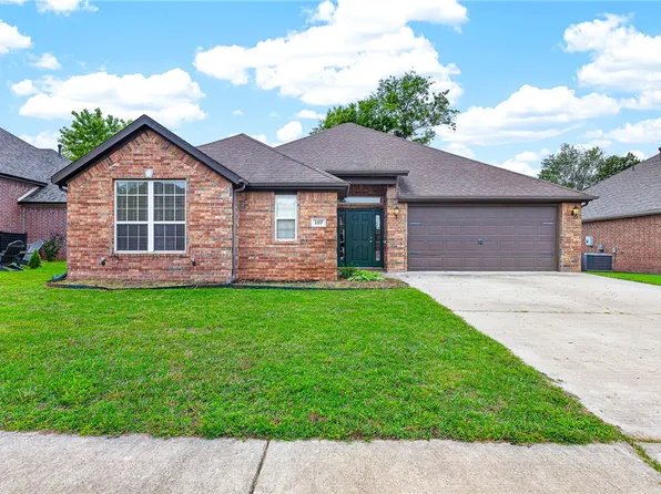 107 NE Chicory Ln, Bentonville, AR 72712