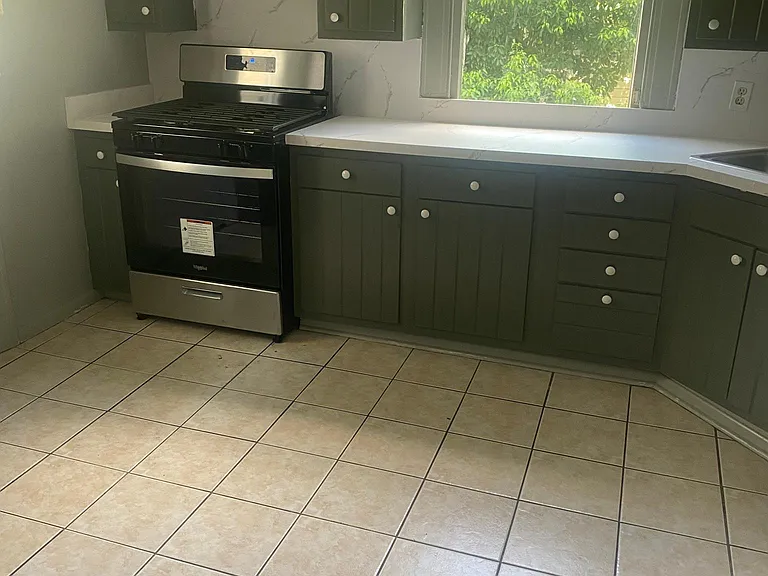 2030 Jefferson Ave — Photo 11
