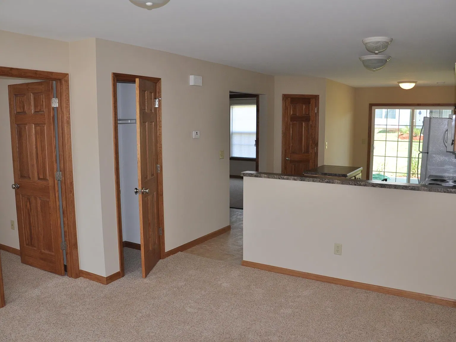 2 bed, 802 sqft, $1,100 — Photo 4