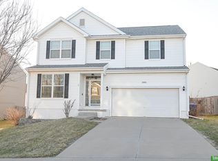 8806 S 164th St, Omaha, NE 68136