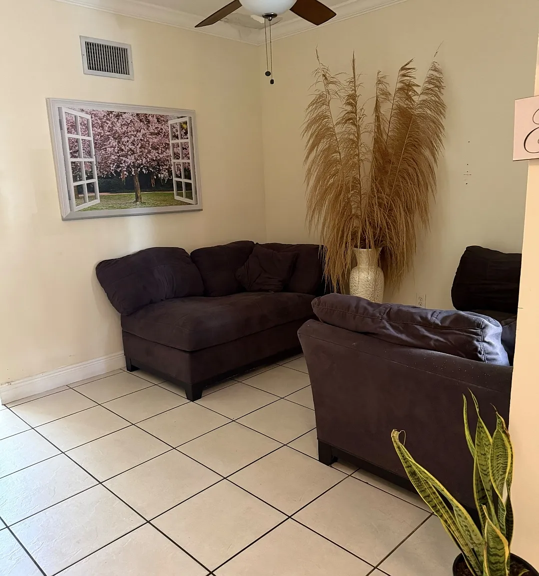3 bed, 2.5 bath, 1270 sqft, $2,800 — Photo 3