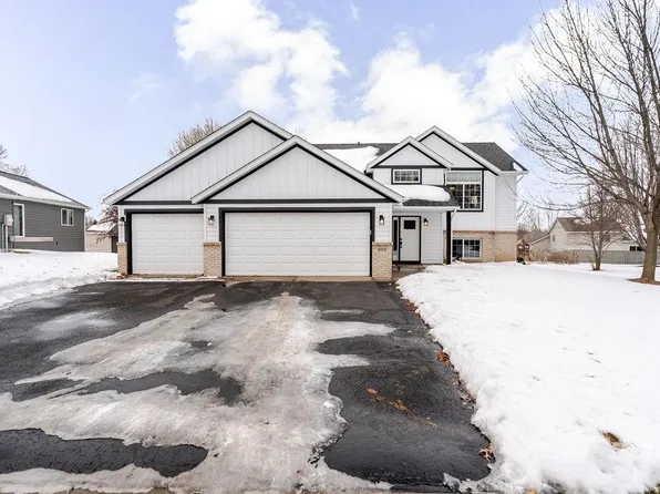 1015 Meadows Dr, Sauk Rapids, MN 56379
