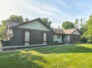 1111 N Prairie Ln, Raymore, MO 64083